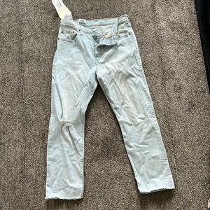NWT Women’s size 29 cropped Levi 501 pants